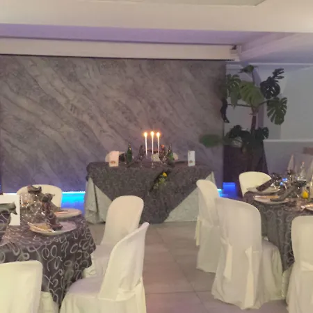 Al Ritrovo 4* بياتْسا أرمارِنا