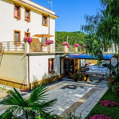 Al Ritrovo Hotel