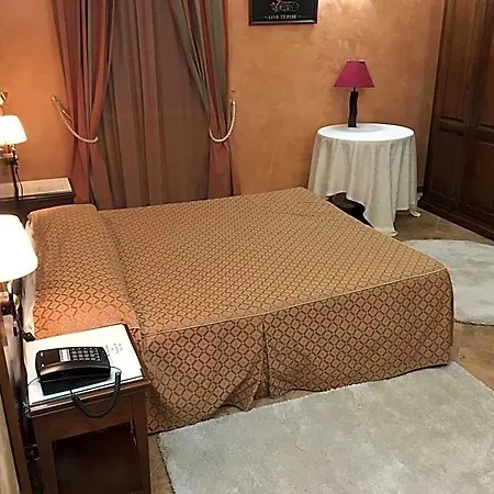 Al Ritrovo ホテル 4*