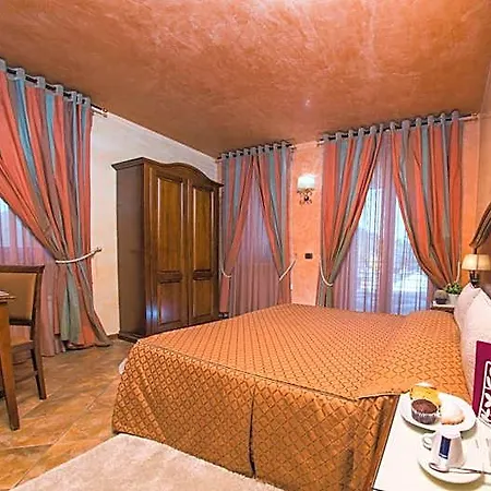Al Ritrovo 4* פיאצה ארמרינה